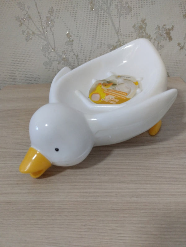 صبانة على شكل بطة للحمام